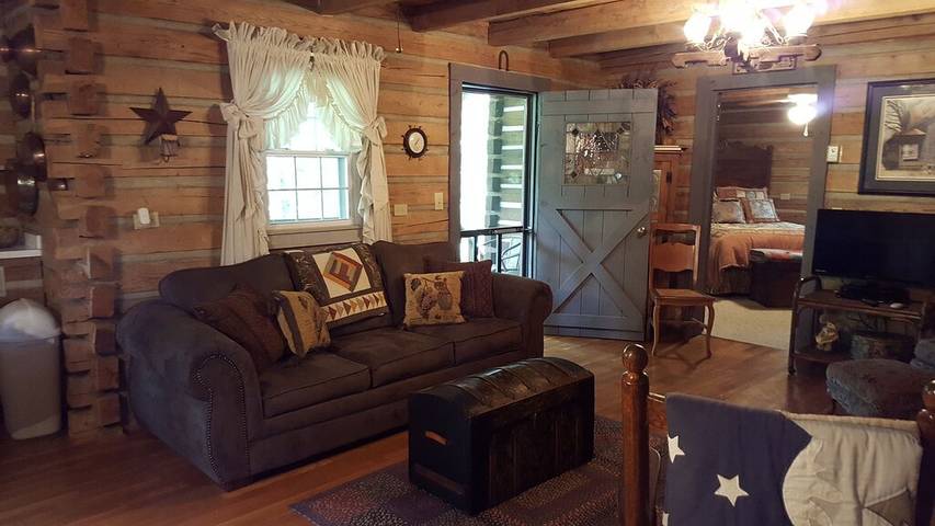 Log cabin for 2 people, with hot tub and garden as well as terrace in North Carolina
