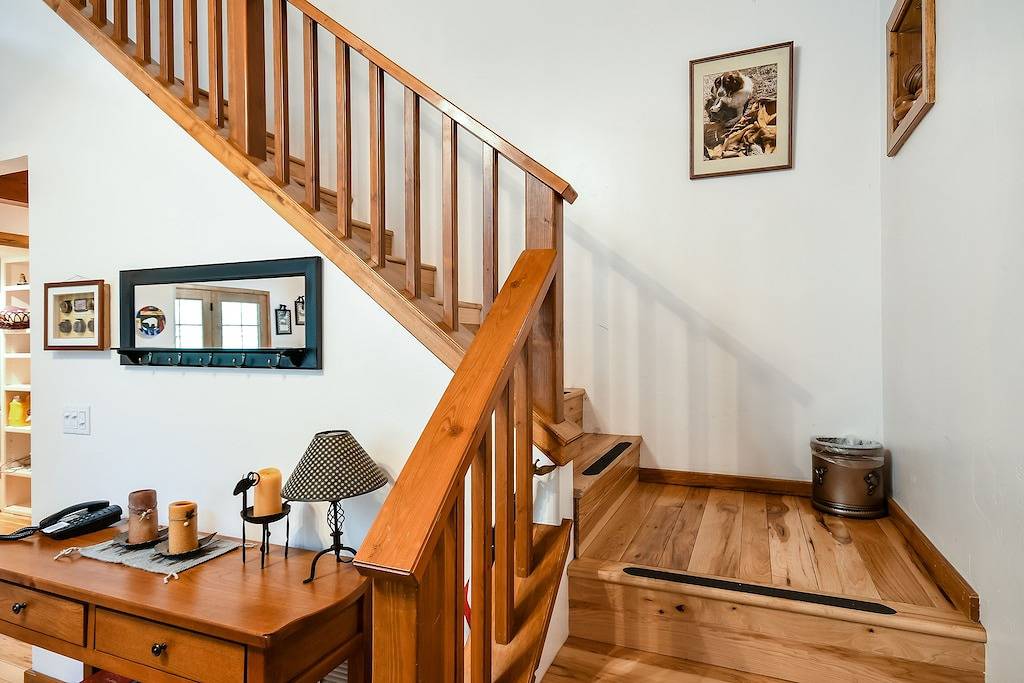 Neu! Gemütliche Hütte im Herzen von Oak Creek, nur wenige Minuten von Wanderwegen entfernt in Oak Creek Canyon