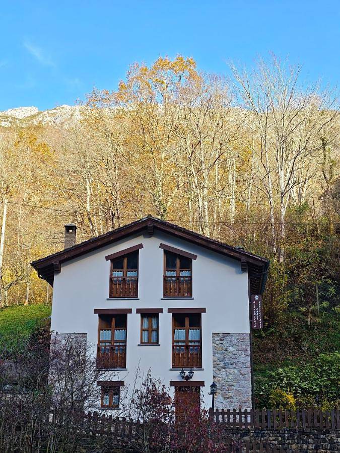 Casa rural para 8 personas, con Balcón y Terraza además de Jardín y Vistas en Lagos de Covadonga