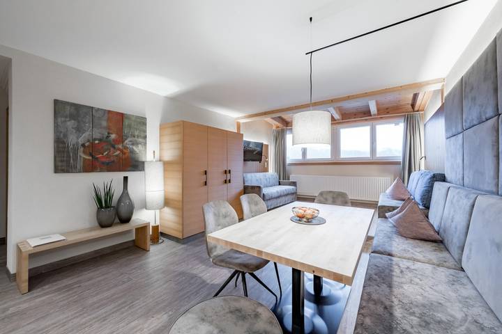 Hôtel pour 4 personnes, avec Balcon et Terrasse ainsi que Jacuzzi et Jardin à Jerzens - 4