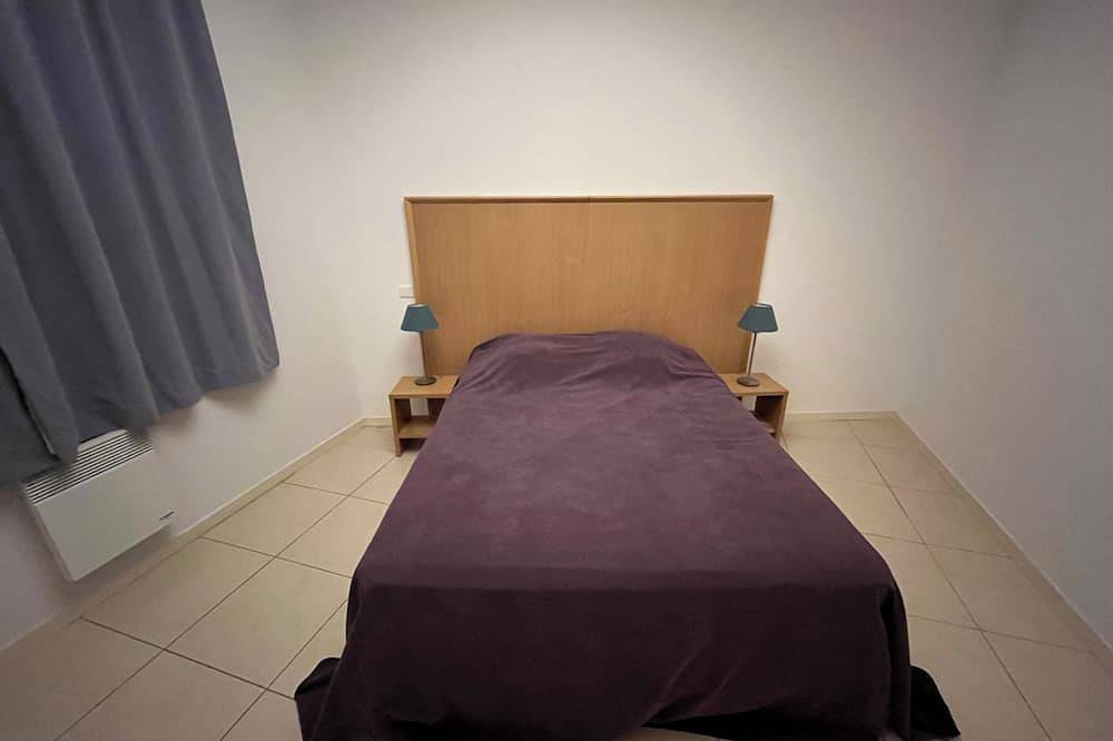 Duplex B on the ground floor, 4 adults in a tourist residence with swimming pool in Montbrun-les-Bains, Región de Nyons