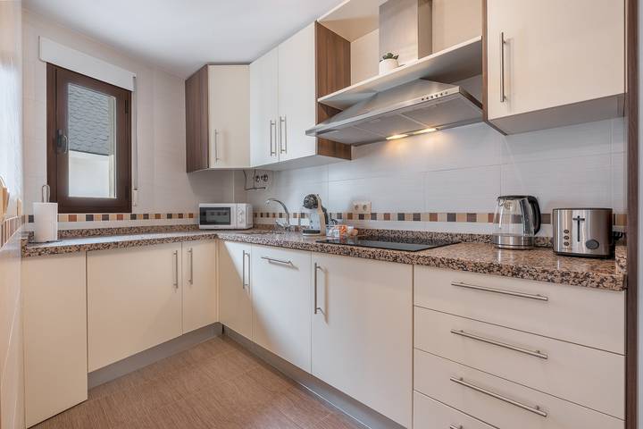 Entire apartment, Apartment 'Apartamento Molinillo' with Mountain Views, Wi-Fi and Air Conditioning in Barrio de la Vega, Monachil