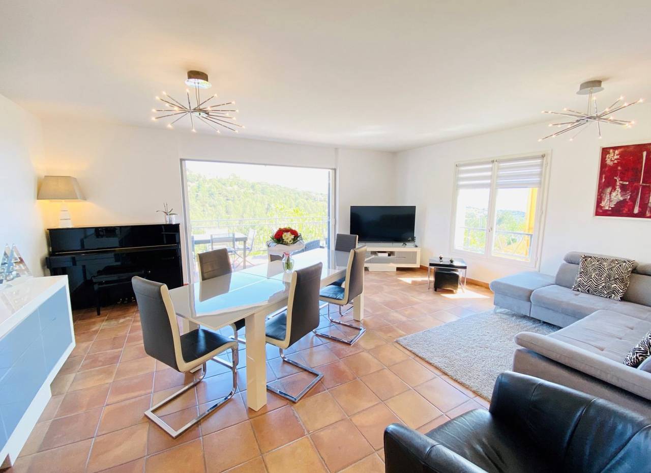 Maison vue mer avec jacuzzi in Roquebrune-sur-Argens, Région de Draguignan