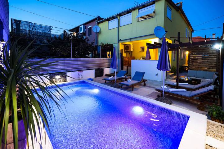 Ferienwohnung für 4 Personen, mit Garten in Zadar (Kommun)