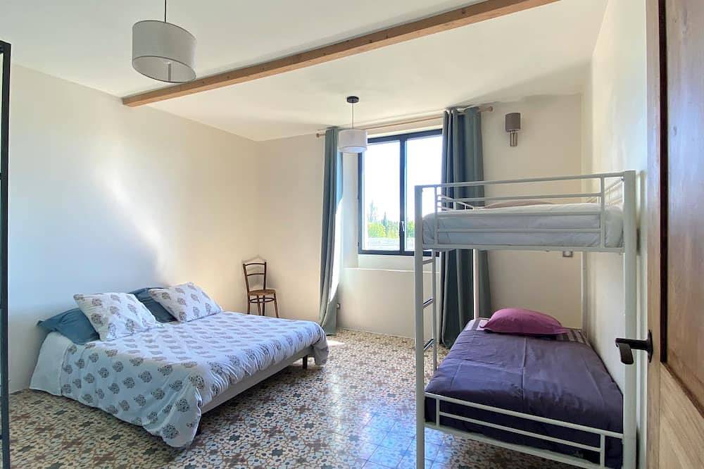 House in farmhouse, L'Aube in Caumont-sur-Durance, Vaucluse