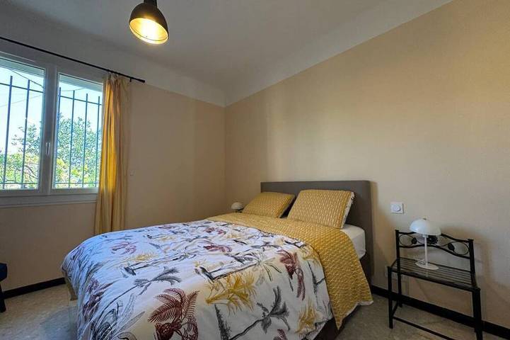 Entire apartment, T3 entièrement climatisé  avec jardin, place de parking et belle terrasse à Prades in Prades, Prades region