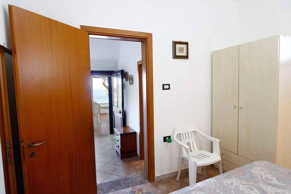 House quiet, sunny with wide views of the sea. in Torre Vado, Gulf of Taranto