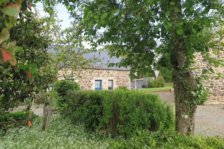 Location de vacances pour 2 personnes, avec jacuzzi et jardin, adapté aux familles à La Chapelle-Neuve - 3