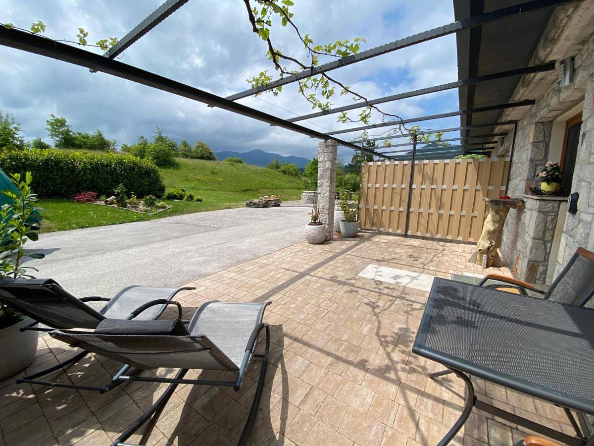 Ganze Wohnung, Spacious apartment in nature with sauna! in Postojna, Innerkrain-Karst