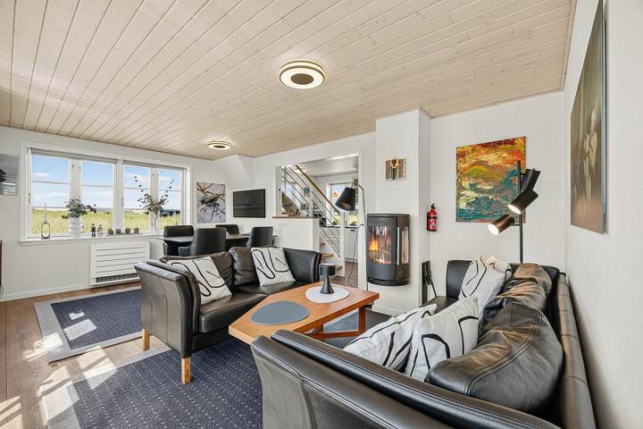 Ferienhaus für 4 Personen, mit Balkon/Terrasse und Terrasse sowie Ausblick in Blavand - 2