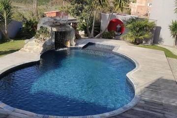 Gîte pour 4 personnes, avec vue ainsi que piscine et jardin à Olmeta-di-Tuda