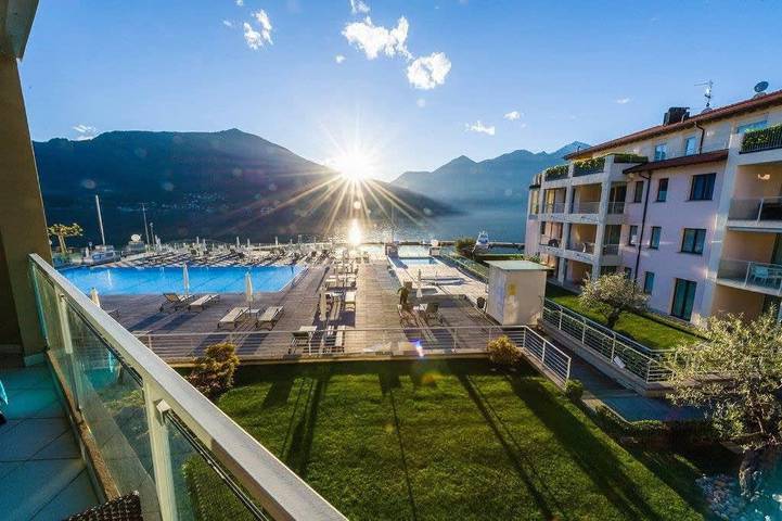 Ferienwohnung für 6 Personen, mit Whirlpool und Terrasse sowie Pool in Maccagno con Pino e Veddasca