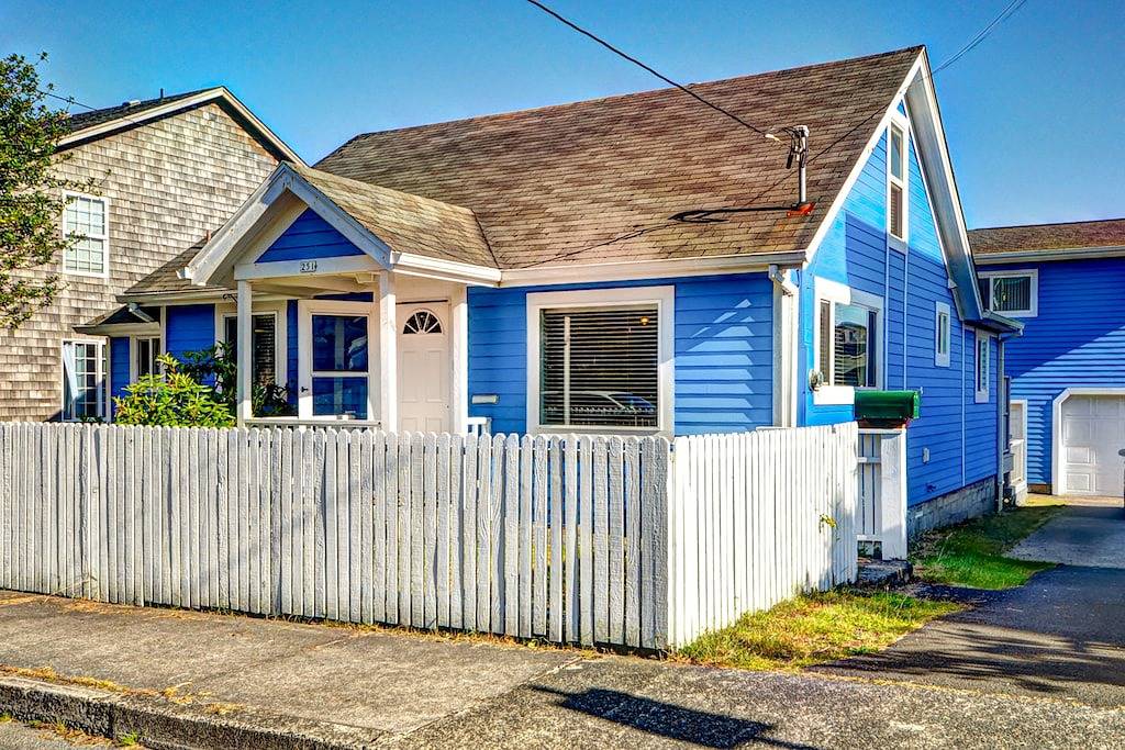 Hundefreundlich, künstlerischer Kurzurlaub mit privatem Whirlpool, Unterhaltung, Strand in der Nähe! in Seaside (Oregon), Clatsop County