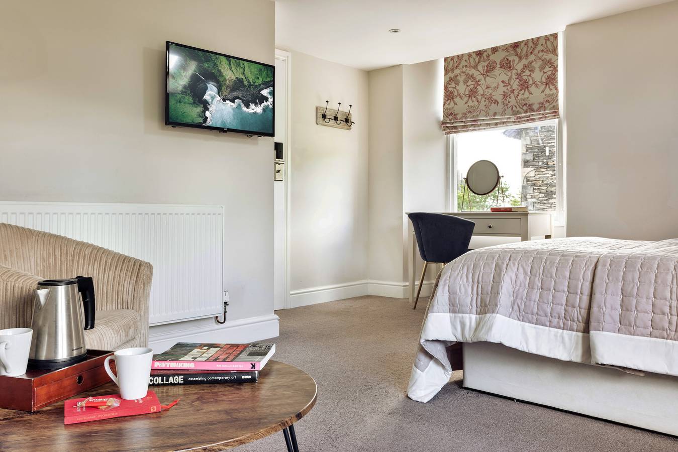Entire holiday apartment, Kelsick Villa Guest House - Helvellyn in Ambleside, Lake District