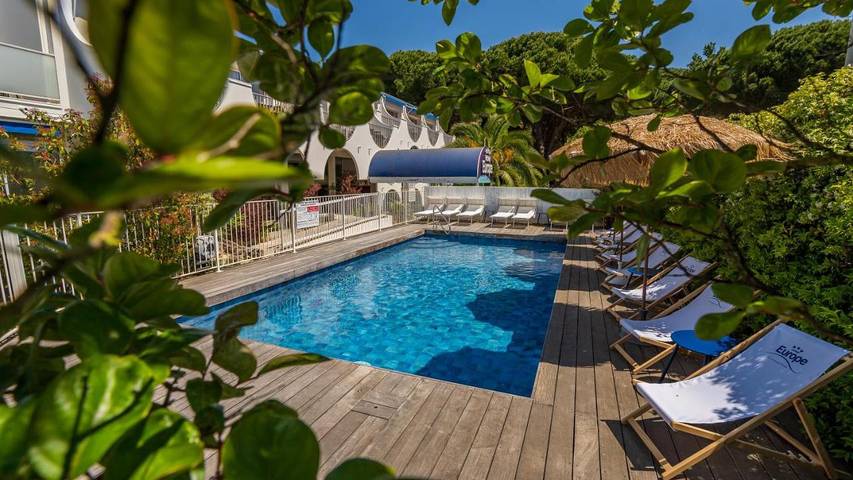 Hôtel pour 3 personnes, avec jardin et piscine