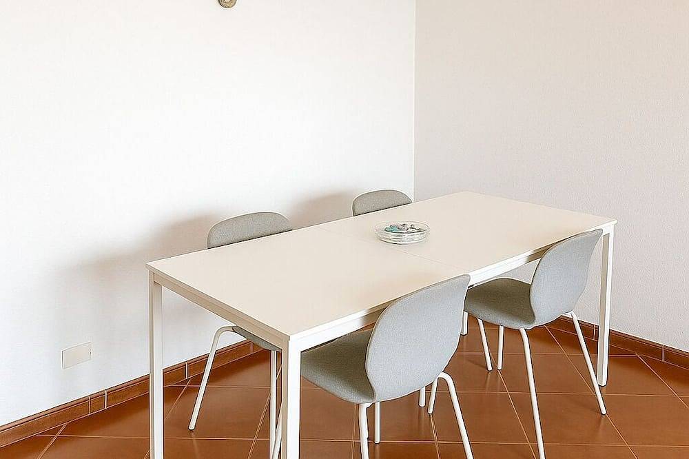 Ganze Wohnung, Gorgeous 2-bedroom apartment in welcoming Nazaré near the beach in Nazaré, Leiria District