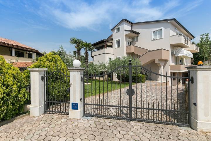 Apartament wakacyjny dla 2 osób, z balkon/ taras w Porec i okolice