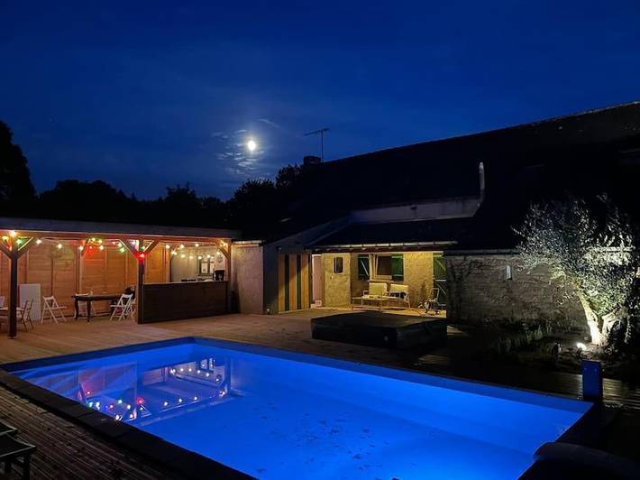 Villa pour 10 personnes, avec Terrasse ainsi que Jardin et Piscine