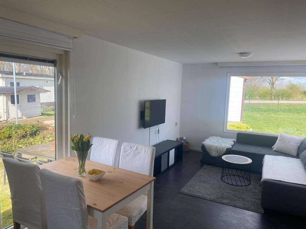 Ganze Wohnung, Ruime chalet midden in de natuur in Lith in Nordbrabant