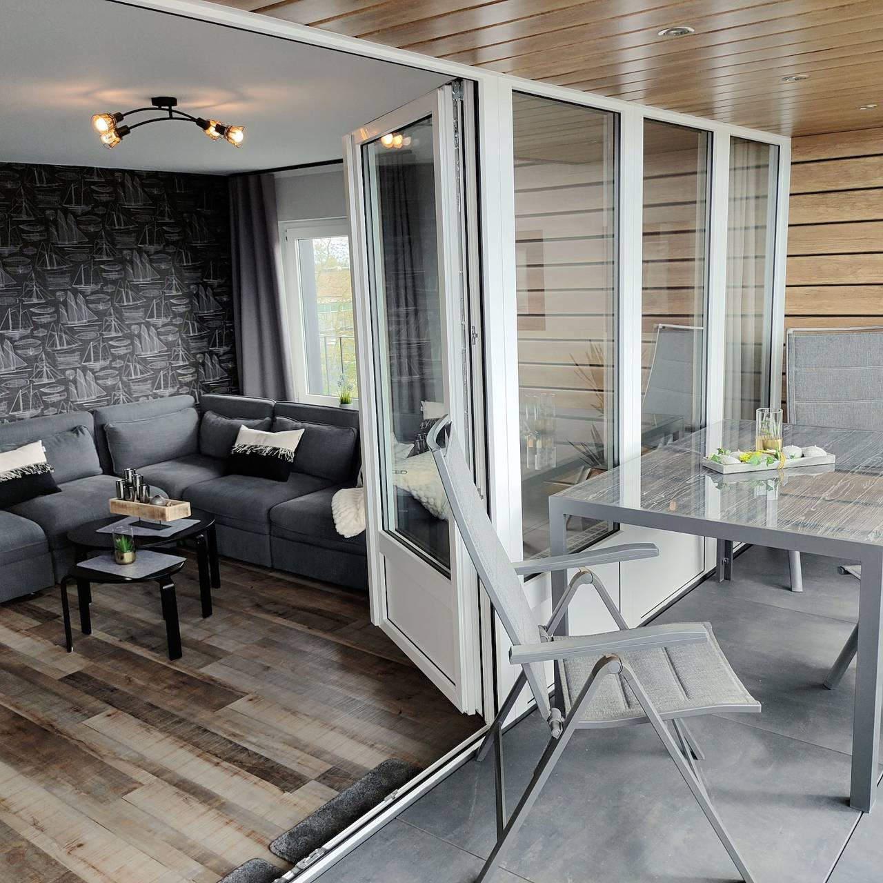 Ganze Wohnung, Penthousewohnung 'Meeresblick' mit Meerblick, Gemeinschaftsgarten und Wlan in Tossens, Butjadingen