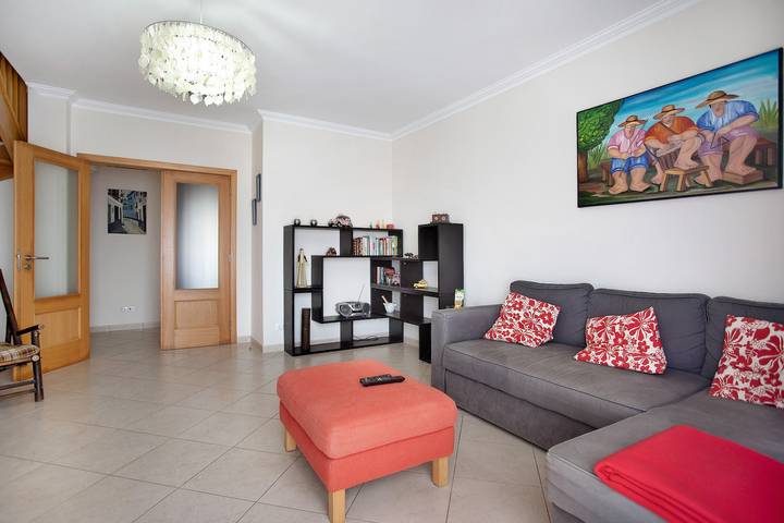 Casa de vacaciones 'A O - Ferrel House Casual' con balcón y Wi-Fi in Ferrel, Leiria District