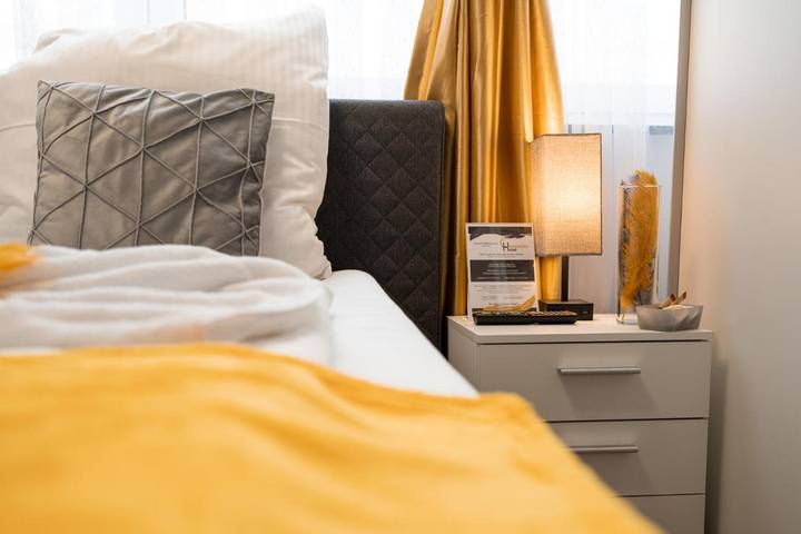 Hotel für 4 Personen, mit Balkon und Terrasse sowie Garten in Bad Cannstatt - 3