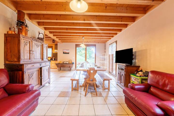 Chalet 'Le Revers' mit Bergblick, privater Terrasse und eigenem Garten in Aillon-le-Jeune, Chambéry und Umgebung