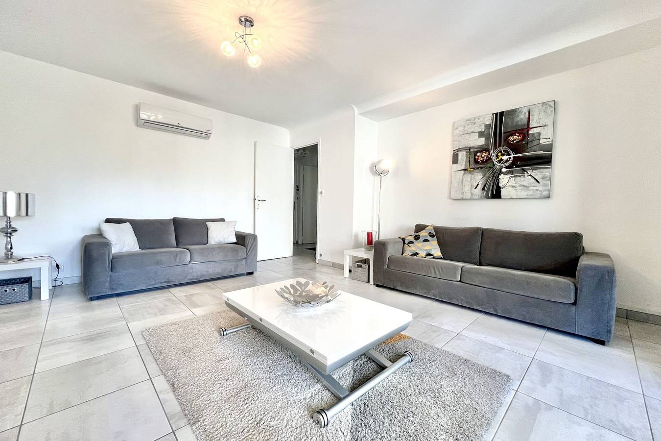 Entire apartment, Beautiful T2, large terrace near Center & sea in Cannes, Cannes region