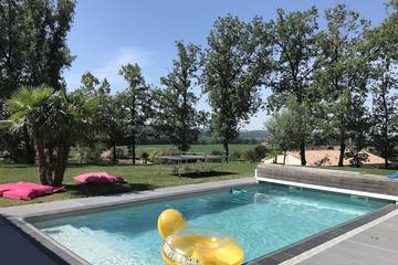 Cottage pour 12 personnes, avec terrasse et jardin à Busque