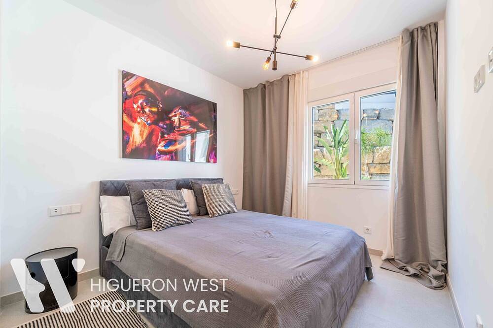 Entire apartment, Luma View Retreat in La Capellania, Benalmádena