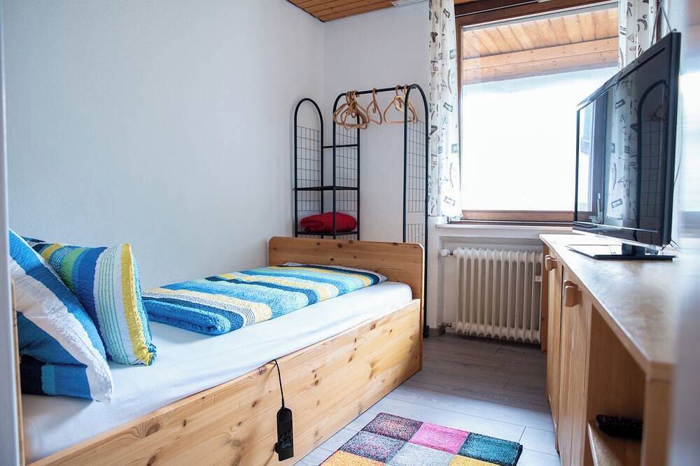 Ganze Wohnung, Willkommen in der 4,5-Zi-Ferienwohnung Barbara-Blick – für Familien & Monteure in Geislingen an der Steige, Landkreis Göppingen