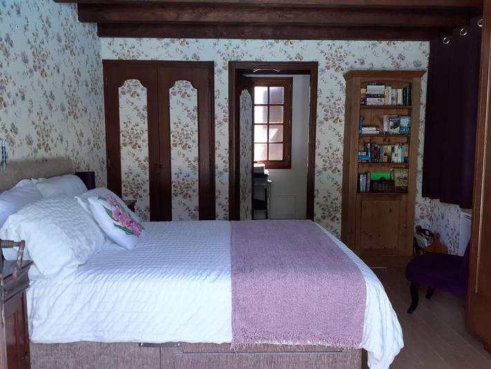 Gîte pour 2 personnes, avec Terrasse et Jardin ainsi que Piscine et Vue à Saint-Séverin
