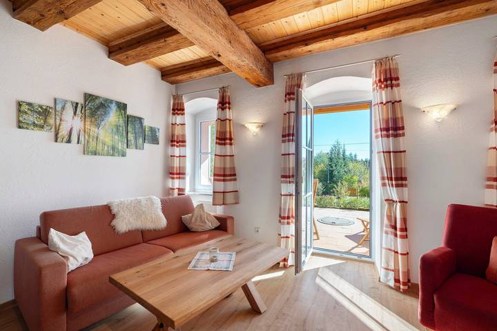 Entire apartment, Ferienwohnung 'Schaible' mit privater Terrasse in Seewald, Northern Black Forest