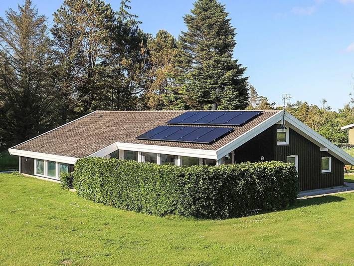 Ferienhaus für 10 Personen, mit Whirlpool und Terrasse sowie Pool und Sauna in Tversted