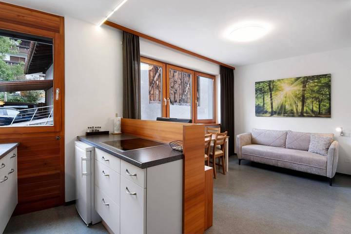Entire apartment, Apartment 'Draxlhof Apfelblüte' with Mountain View, Private Terrace and Wi-Fi in Tarsch, Latsch