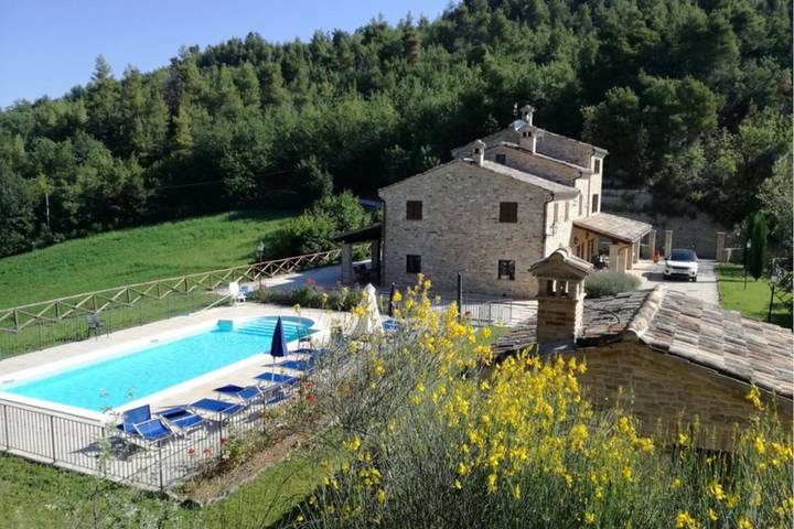Ferienhaus für 12 Personen, mit Terrasse und Garten sowie Pool, mit Haustier in Marche - 2
