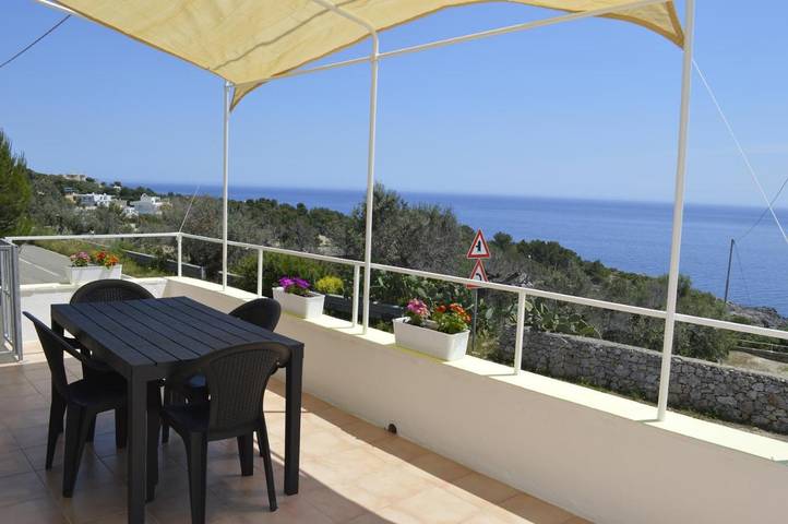 Maison de vacances pour 4 personnes, avec Balcon ainsi que Terrasse et Vue à Novaglie