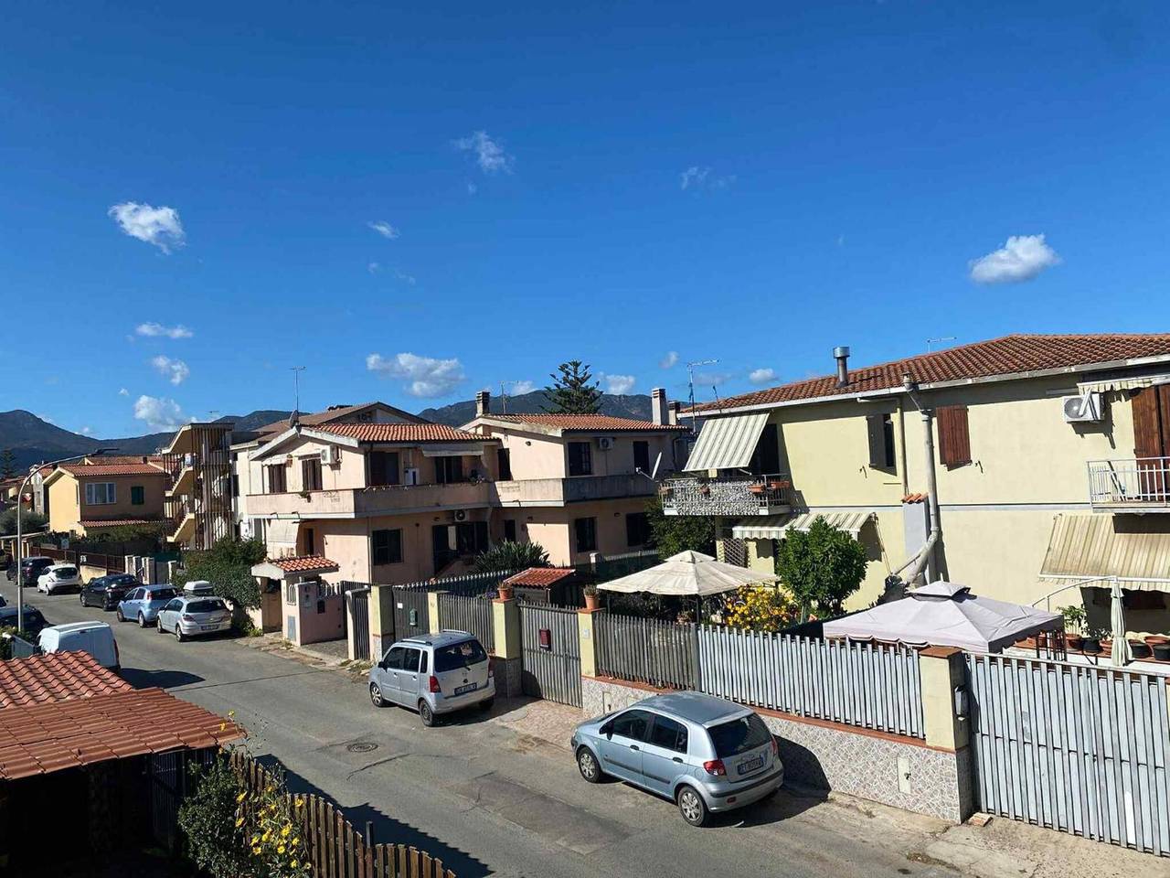 Entire apartment, Casa Liliana – Maddalena Spiaggia: Bright Holiday Home Steps from the Sea in Maddalena Spiaggia, Capoterra