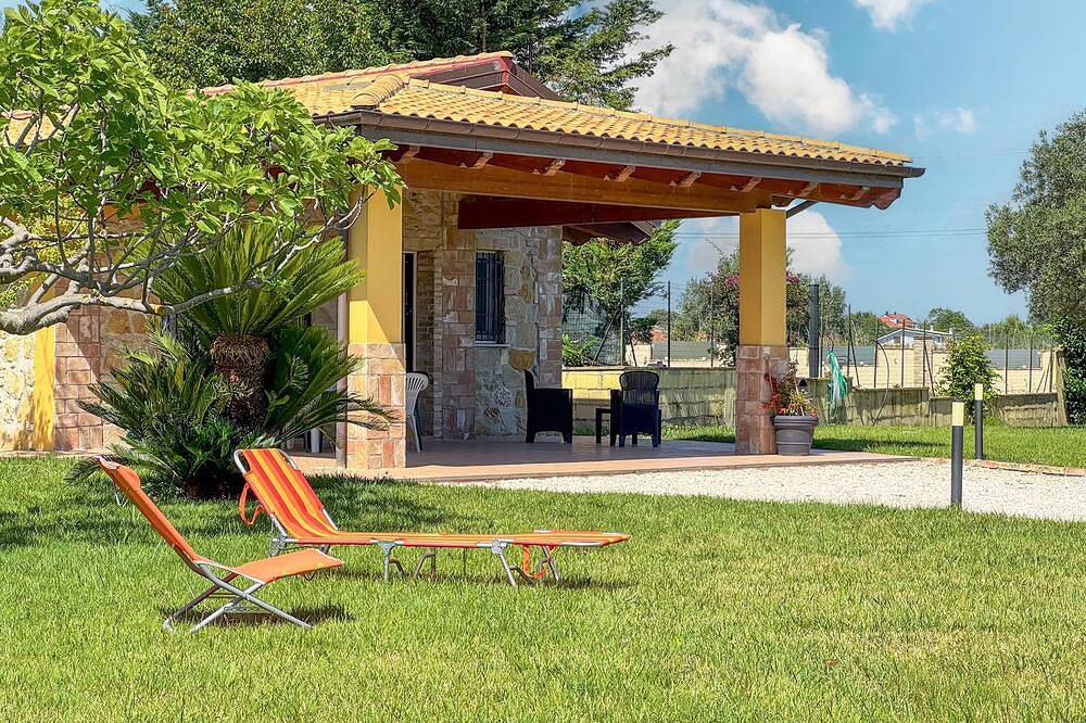 Casa Costanzo - Two Bedroom Villa, Sleeps 5 in Ortona (Municipality), Chieti Province
