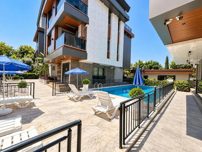 Apartamento de vacaciones para 6 personas, con piscina además de vistas y jardín - 1