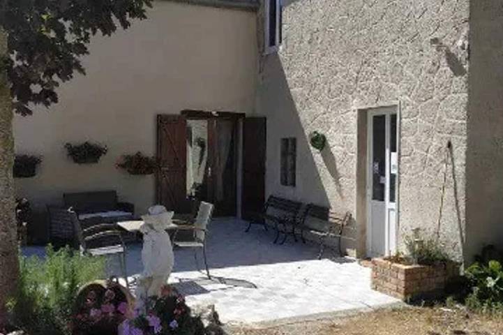 Gîte pour 9 personnes, avec jardin à Margerie-Hancourt