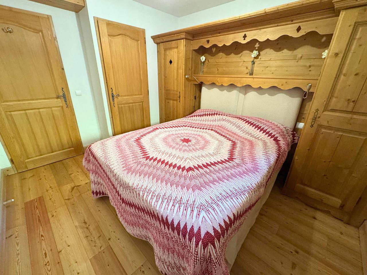 Entire apartment, Spacious 4-Room Apartment with Ski Access, Balcony, and Stunning Views near Les Menuires in Saint-Martin-de-Belleville, Les Trois Vallées