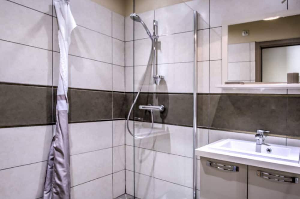 Appartement entier, Villa Appartement T4  avec jolies terrasses Porto Vecchio, piscine à débordement in Porto-Vecchio, Arrondissement de Sartène