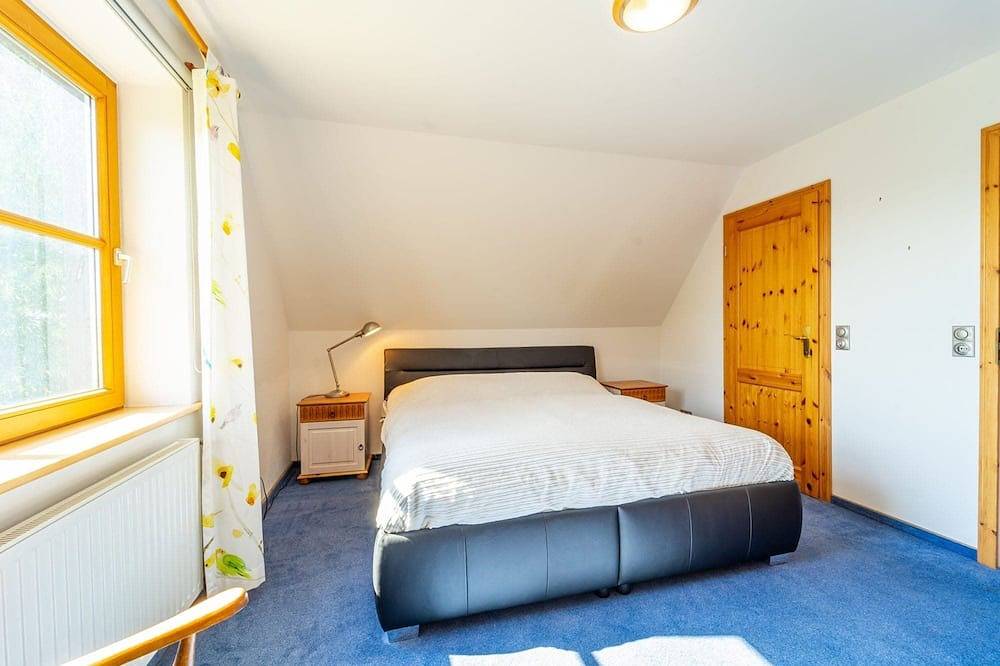 Gemütliches Reetdachhaus – 2min zum Röggeliner See in Klocksdorf, Carlow