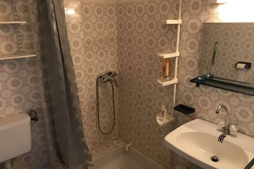 Appartement entier, 2 pièces avec piscine près de Calvi in Calenzana, Région de Calvi