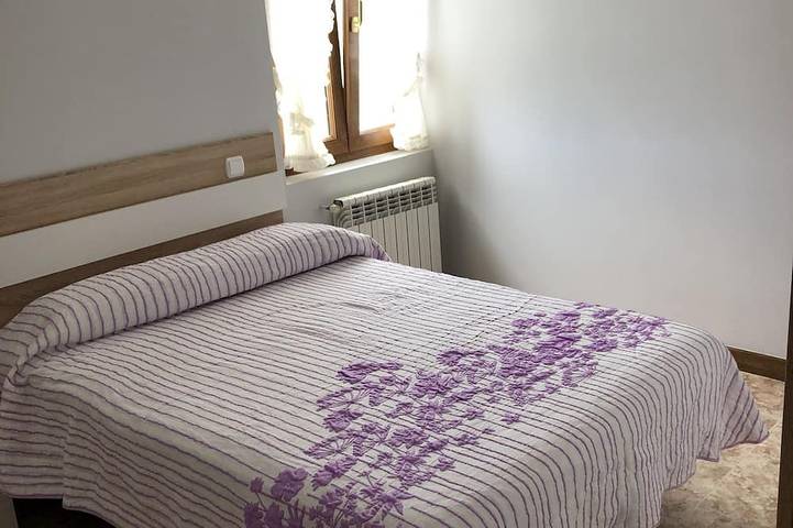 Apartamento entero, Apartamento Rural frente a la playa con piscina a 200m y pista de padel. in Mogro, Miengo