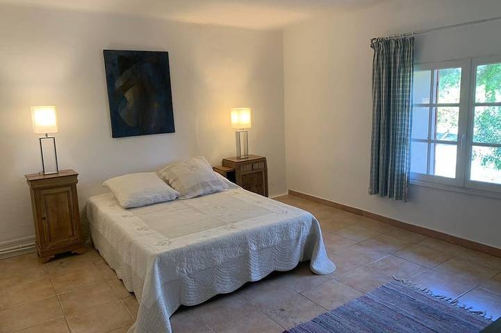 Location de vacances pour 4 personnes, animaux acceptés à Cheval-Blanc - 2