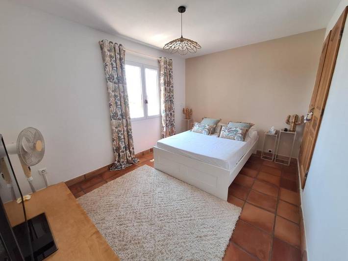 Chambre d’hôte pour 2 personnes, avec terrasse ainsi que jardin et vue à Meynes