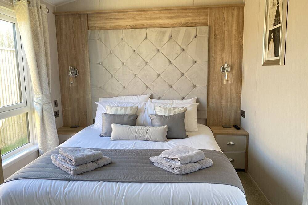Entire apartment, Etna Laurel at Cherry Lea Holiday Park & Fishing in Burgh le Marsh, Lincolnshire