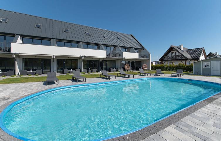 Apartament wakacyjny dla 5 osób, z sauna i basen oraz jacuzzi i taras w Nowęcin